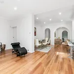 Family Beach House - Spacious W Yard Ac Car Space