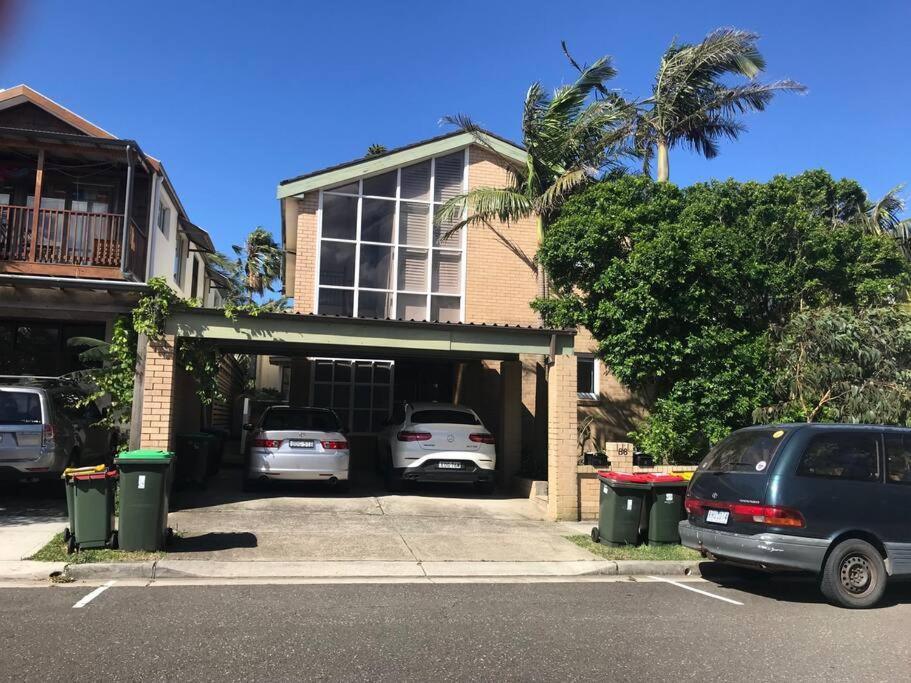 Holiday home Family House - Spacious W Yard Ac Car Space